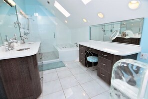 House (Twin Lakes Home) | Bathroom - Twin Lakes Home (Sanibel)
