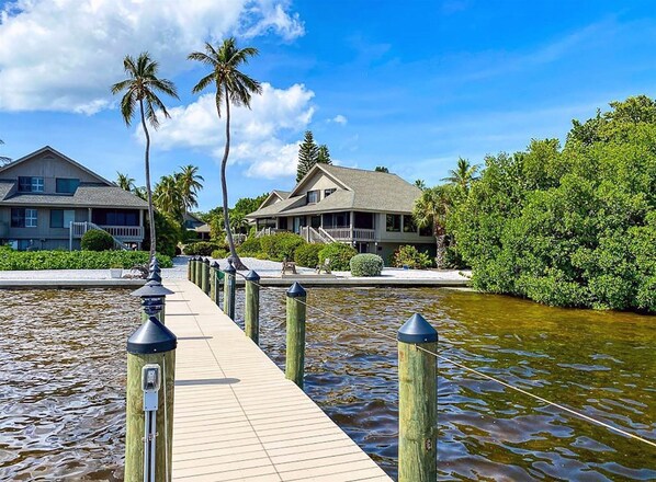 Condo (Ventura Captiva 2B) | Lake - Ventura Captiva 2B ~ Island Time (Captiva)