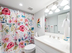 Bathroom - Ventura Captiva 2B ~ Island Time (Captiva)