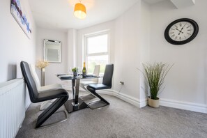 Apartment | Dining room