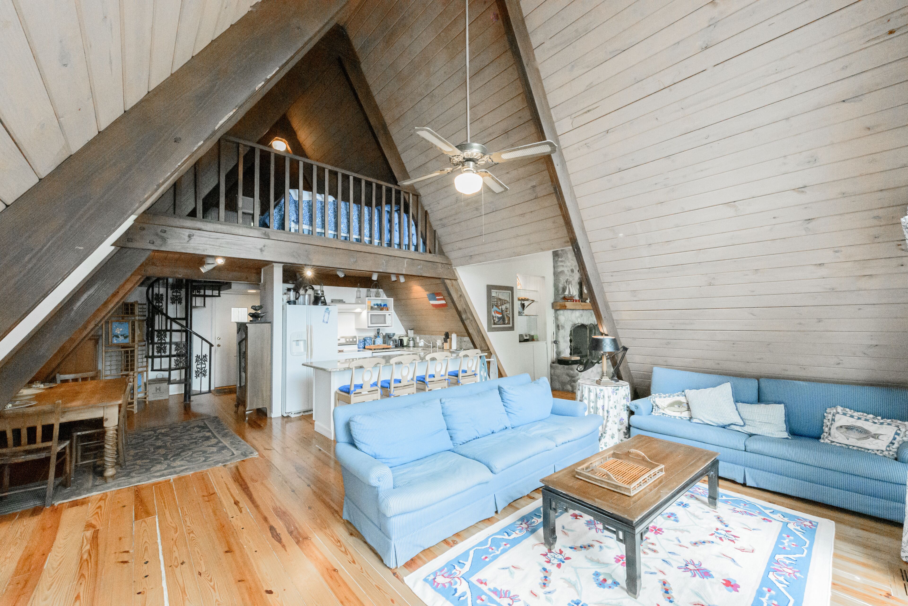 Charming, Private and Fully Furnished Lake Home on Grand Lake