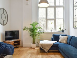 TV - 3 bedroom accommodation in Ramsgate (Ramsgate)