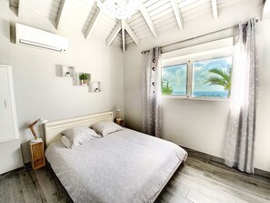 3 bedrooms, desk, iron/ironing board, travel crib
