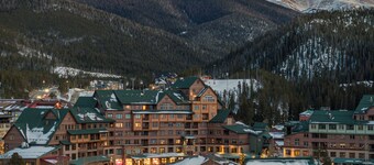 Zephyr Mountain Lodge 1420  Ski-In/Ski-out  Winter Park Resort base