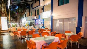 Tempat makan outdoor