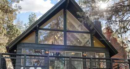 Casa Moonridge • Updated A-Frame•Spa
