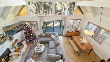 TV, fireplace, offices