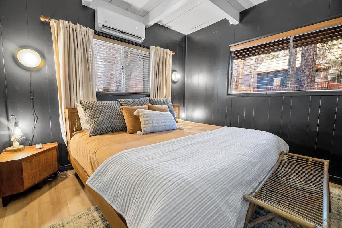 10 bedrooms, iron/ironing board, travel crib, WiFi