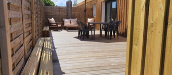 Self-contained apartment, patio with terrace and bicycle paths