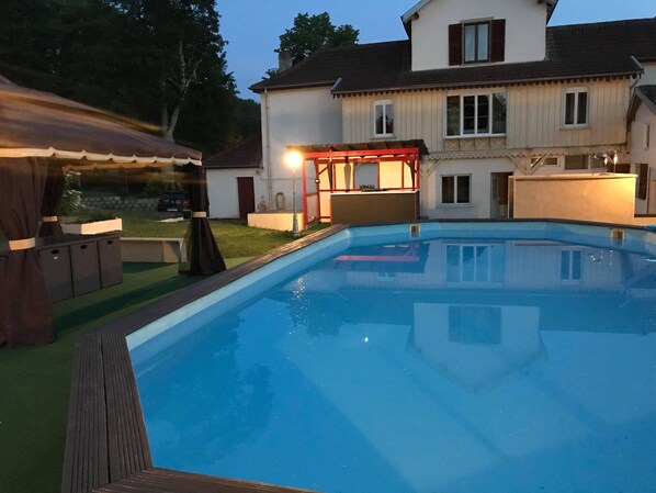 Outdoor pool - Studio Villa Sainte Barbe (Mirecourt)