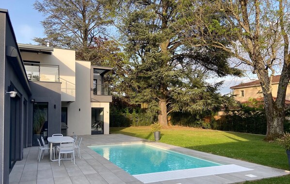 Piscine couverte, piscine chauffée