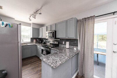 Cozy Cottage just minutes from Kennedy Space Center and Beaches