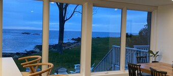 Ocean front, quiet remote area minutes from Downtown York and Ogunquit