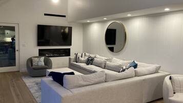 TV connectée, cheminée