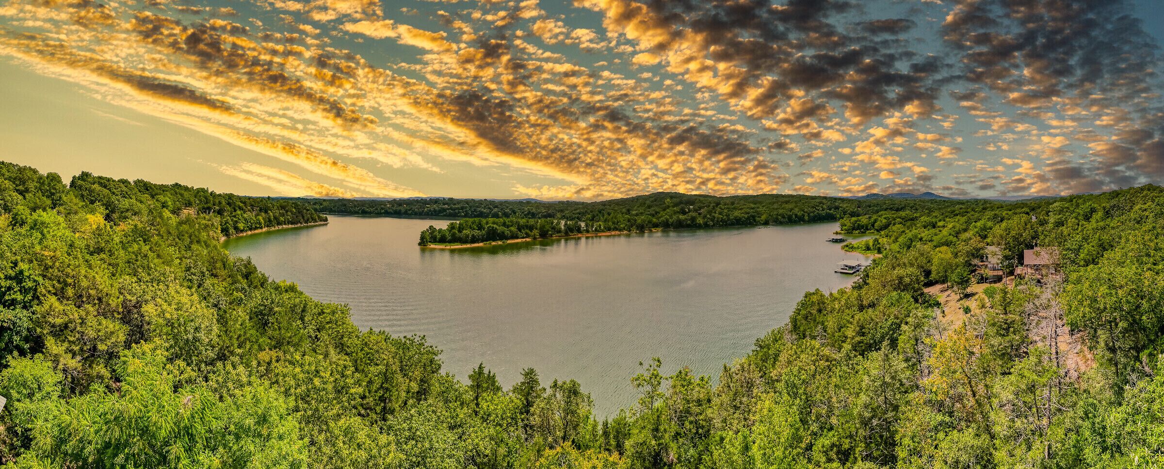 SECRET LAKE HIDEAWAY