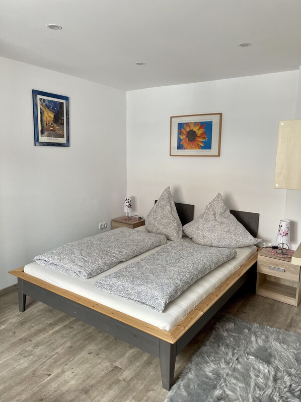 2 Schlafzimmer, Bügeleisen/Bügelbrett, WLAN, Bettwäsche