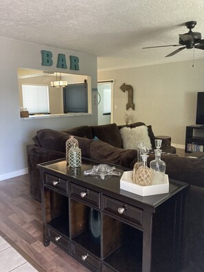 Smart TV, fireplace, DVD player