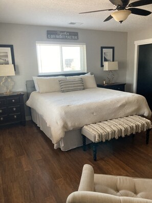 3 chambres, fer et planche à repasser, Wi-Fi gratuit, draps fournis