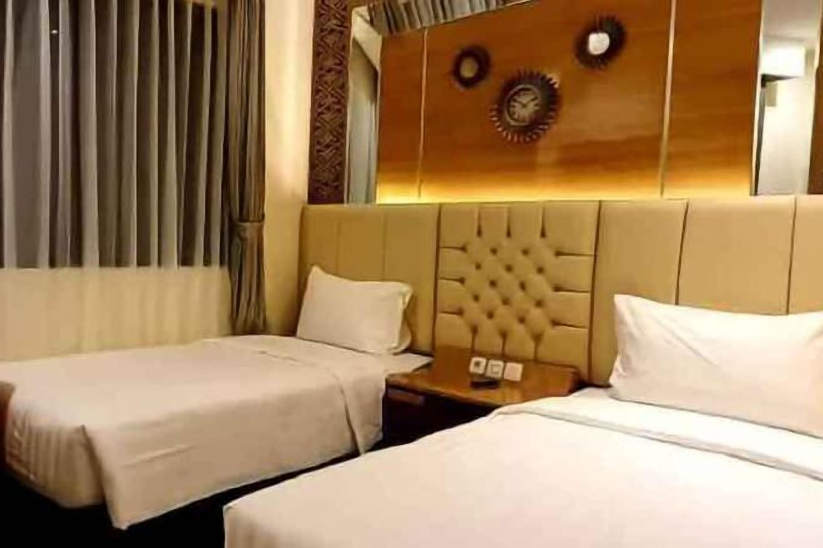 書桌、免費 Wi-Fi、床單