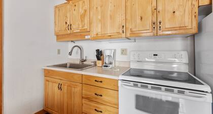 Comfy Country Condo - East