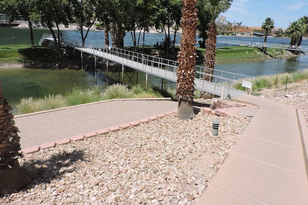 Your Riverfront Relaxing Vacation Home
