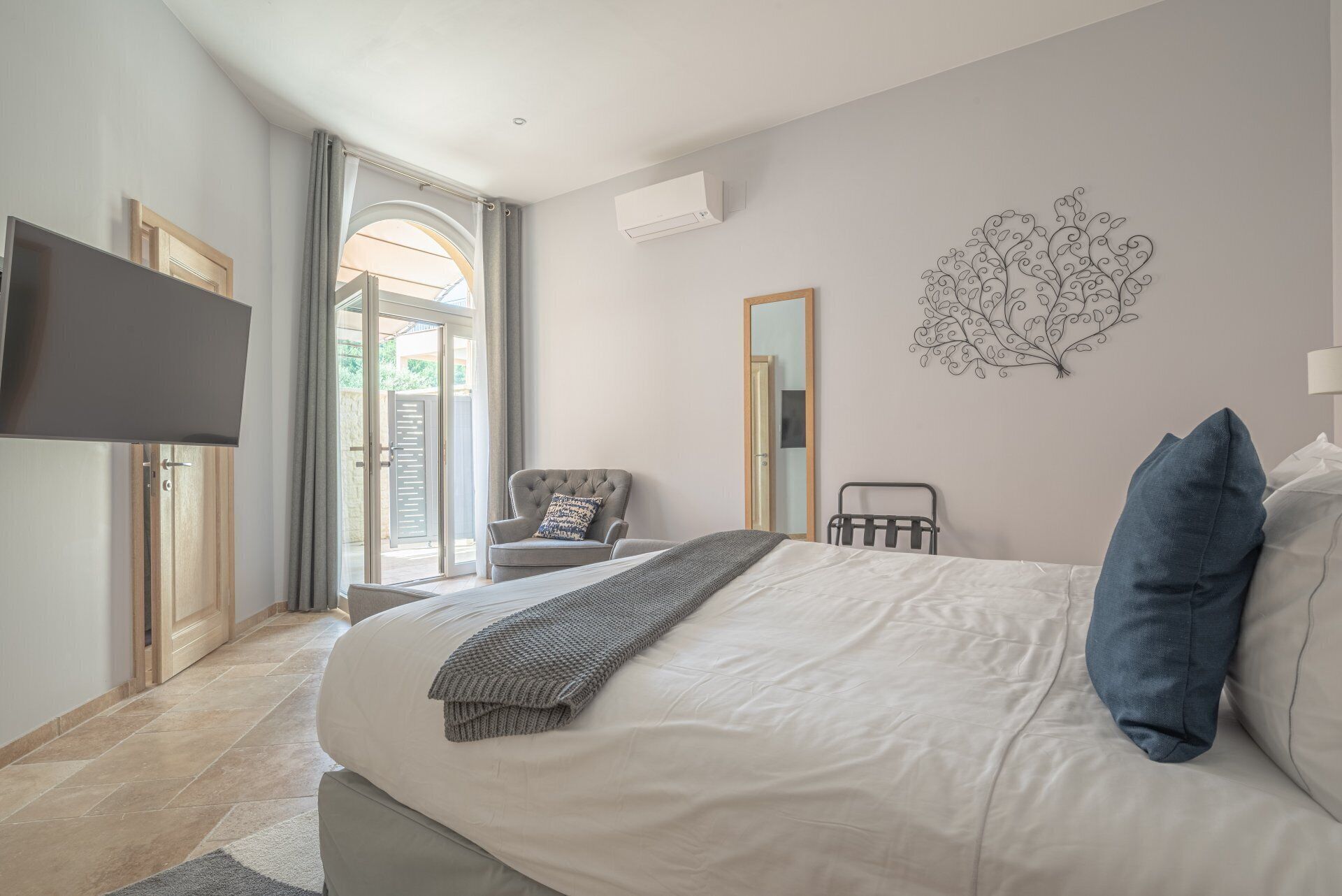 Premium bedding, down comforters, pillowtop beds, minibar