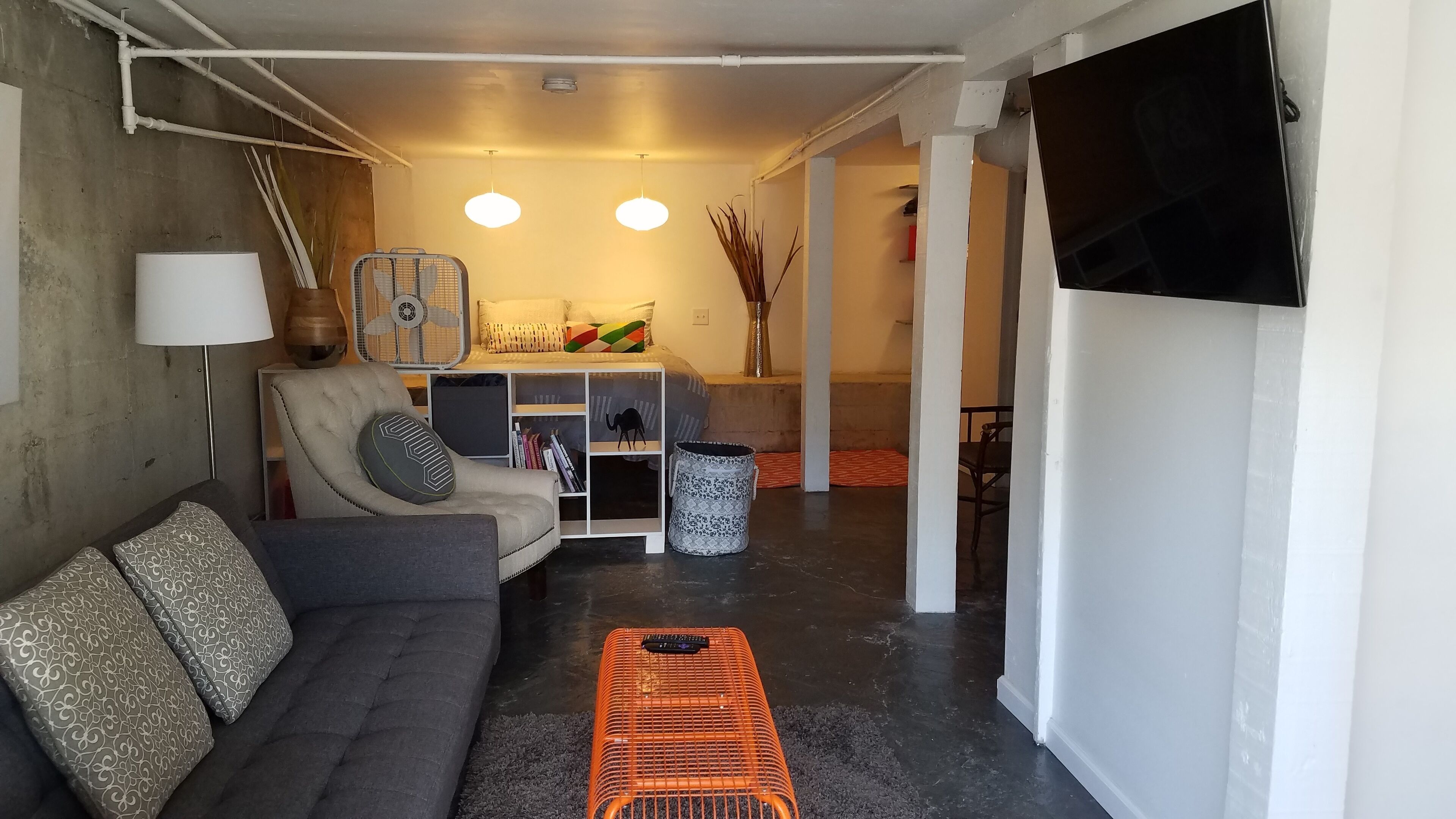 Modern lofty studio in Midtown / Charming Old SW - pets welcome