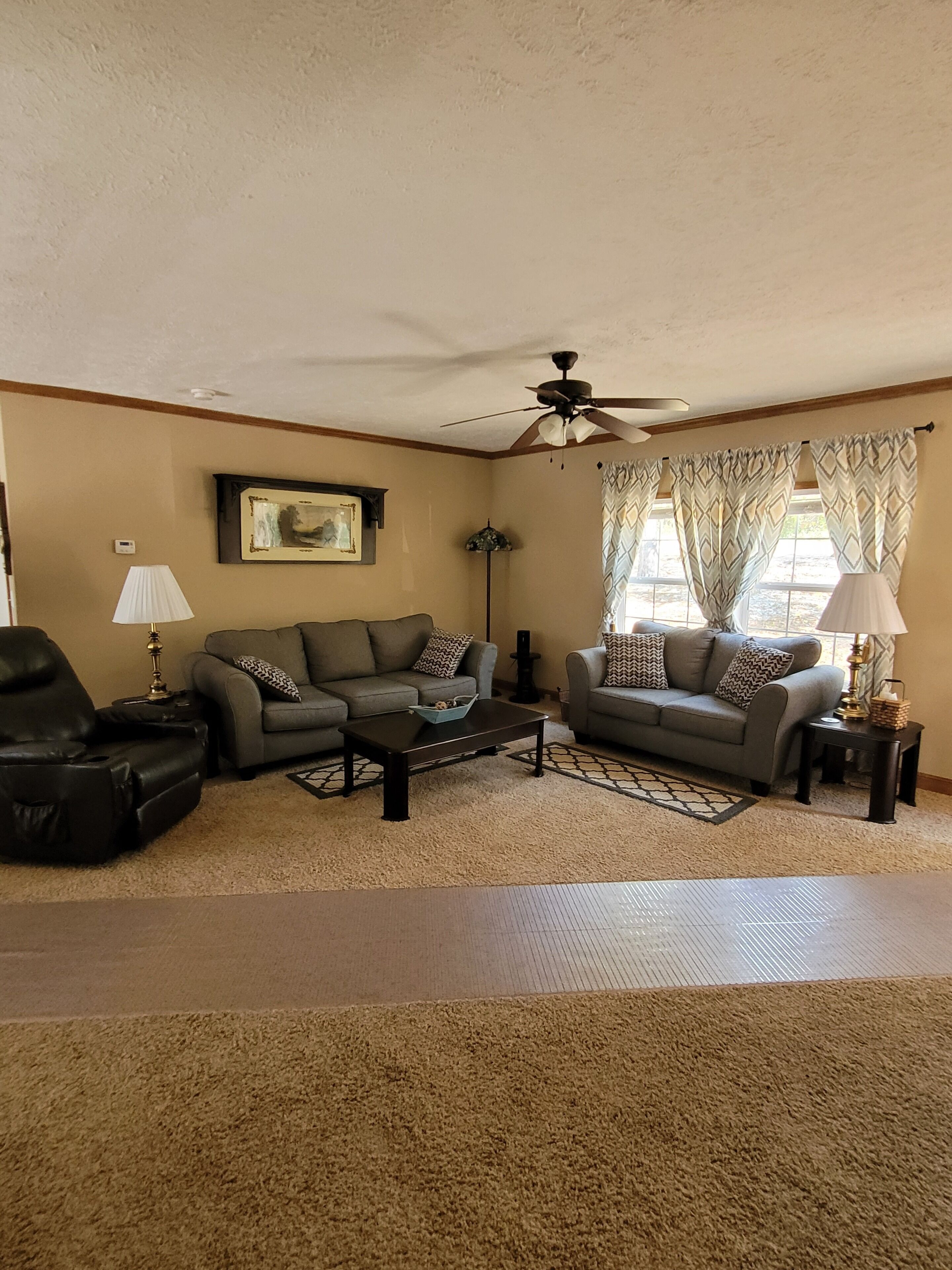 Peaceful Lake House Getaway 