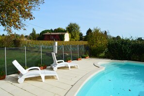 Outdoor pool - Large family home with pool (Barsac)