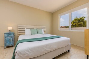 3 chambres, fer et planche à repasser, Wi-Fi, draps fournis