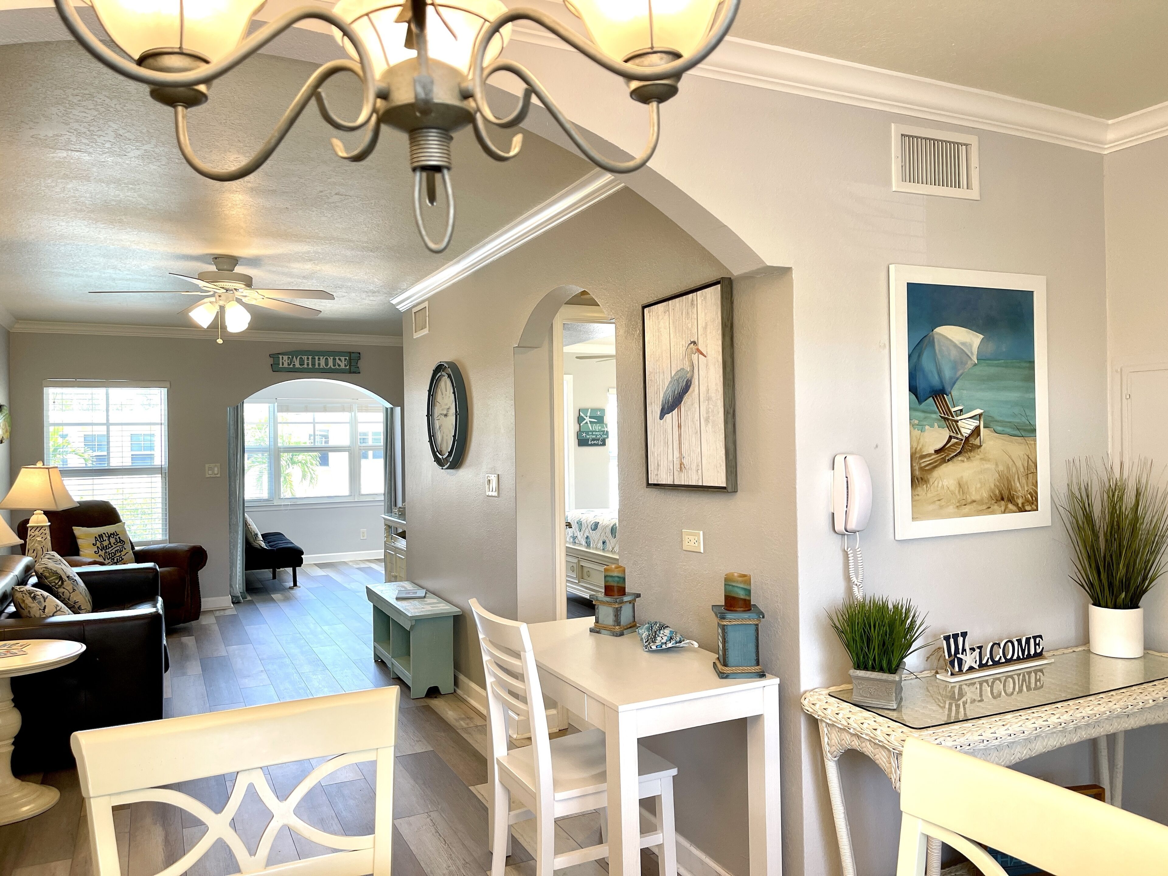 A Bldg. Overlooks Pool, Intra-coastal, Upstairs, Walk to Beach, Newly updated!