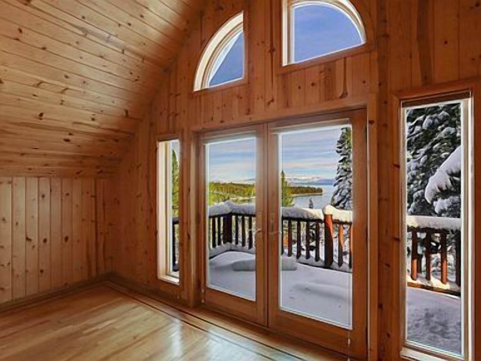 Lake Views - Rustic All Season Chalet - Walk to Meeks Bay