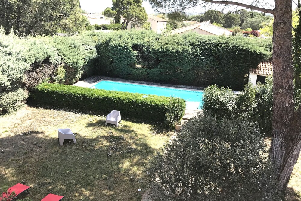Maison de Famille Sous les Pins Avec Piscine
