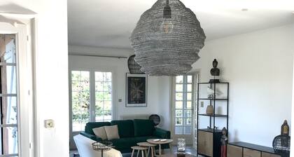 Maison de Famille Sous les Pins Avec Piscine