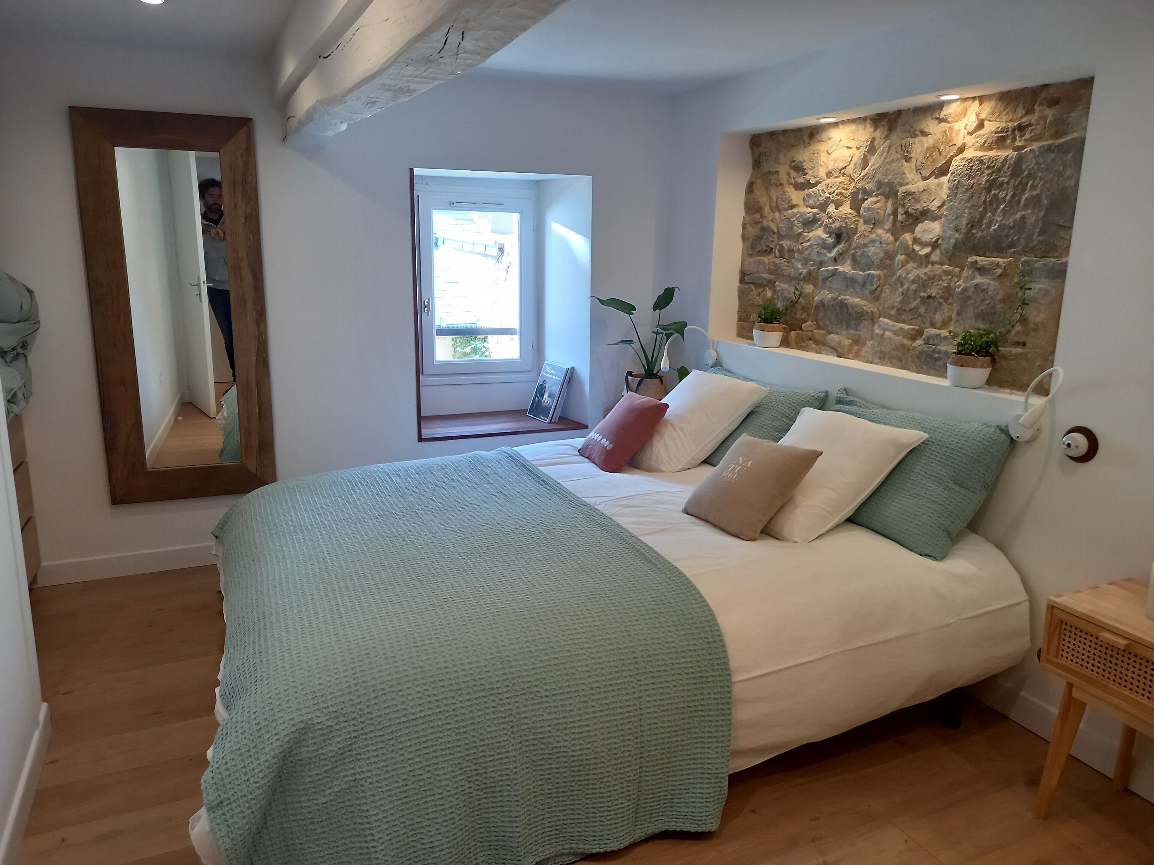 1 chambre, lit parapluie, Wi-Fi gratuit, draps fournis