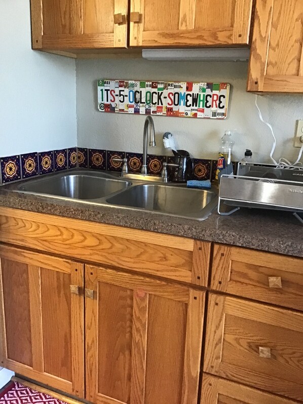 Fridge, microwave, coffee/tea maker, electric kettle