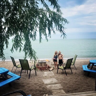 Red Jelly Bean Cabin- On the Beach & Off the Grid