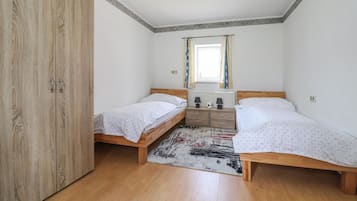 4 bedrooms, free WiFi