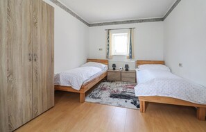 4 bedrooms, free WiFi