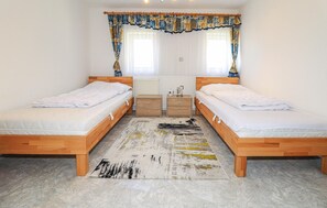 4 bedrooms, free WiFi