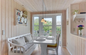 تناول الطعام