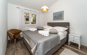5 Schlafzimmer, Reisekinderbett, kostenloses WLAN, Bettwäsche