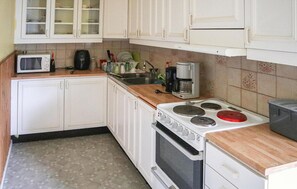 Réfrigérateur, plaque de cuisson, cafetière/bouilloire