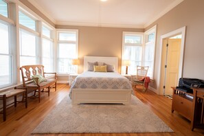 4 Schlafzimmer, Bügeleisen/Bügelbrett, kostenloses WLAN, Bettwäsche