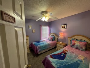 7 bedrooms, desk, iron/ironing board, travel crib
