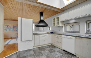 Køleskab, ovn, kogeplade, opvaskemaskine