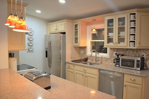 Fridge, microwave, oven, stovetop - Creek house with expansive mountain views (ashland)