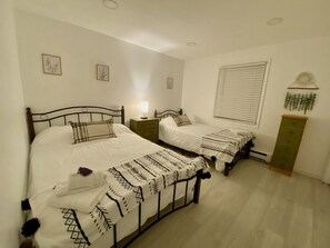 4 bedrooms, free WiFi, bed sheets