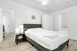 2 室のベッドルーム、アイロン / アイロン台、WiFi、ベッドシーツ