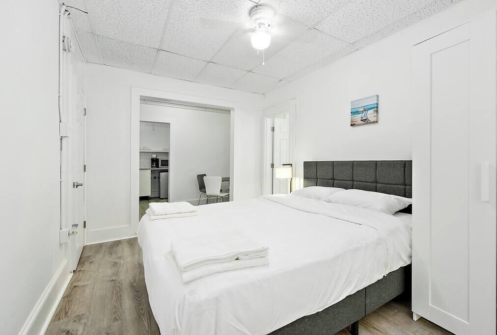 2 bedrooms, iron/ironing board, WiFi, bed sheets